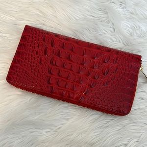 • Brahmin Kayla Melbourne Collection Wristlet •